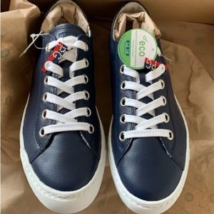 Low Top Sneakers